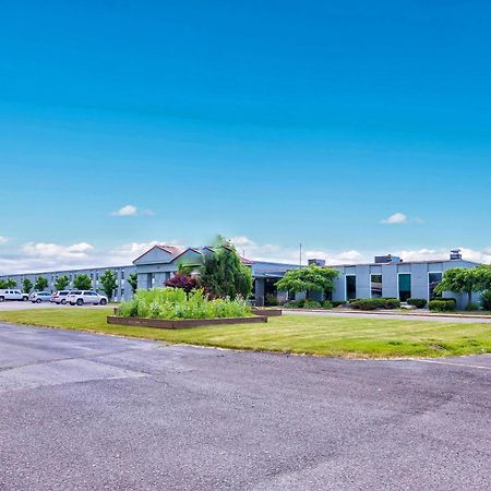 Hotel Oriskany Exterior photo